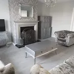 4 Bedroom House Dom wakacyjny