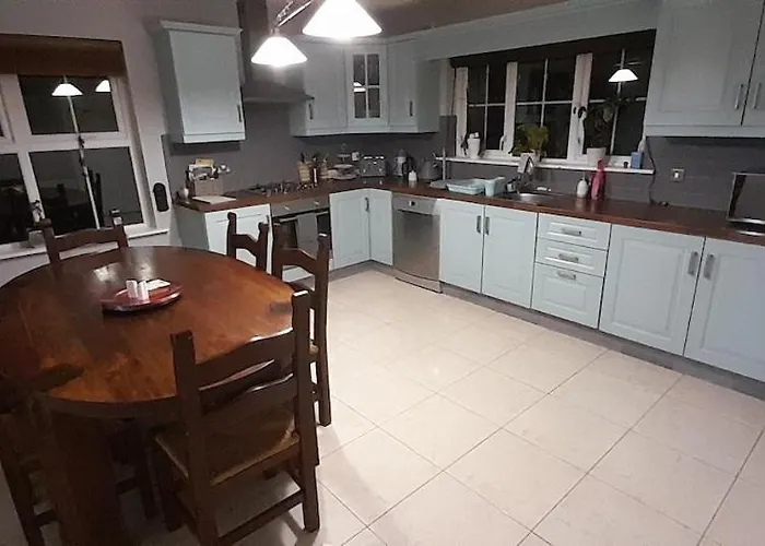 Дом отдыха 4 Bedroom House Леттеркенни